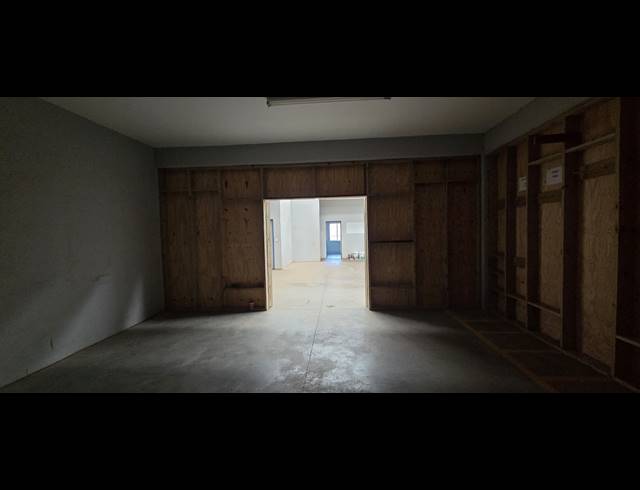 360M² WAREHOUSE TO LET IN RIVERSIDE PARK